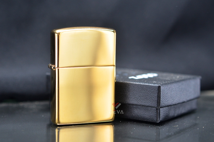 Bật lửa Zippo Mỹ vàng trơn bóng Z59