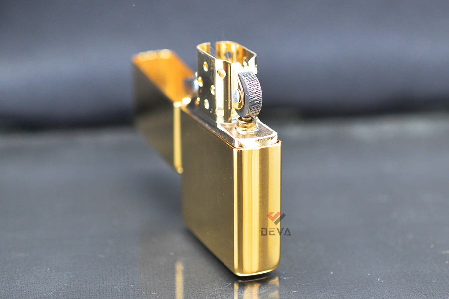 Bật lửa Zippo Mỹ vàng trơn bóng Z59