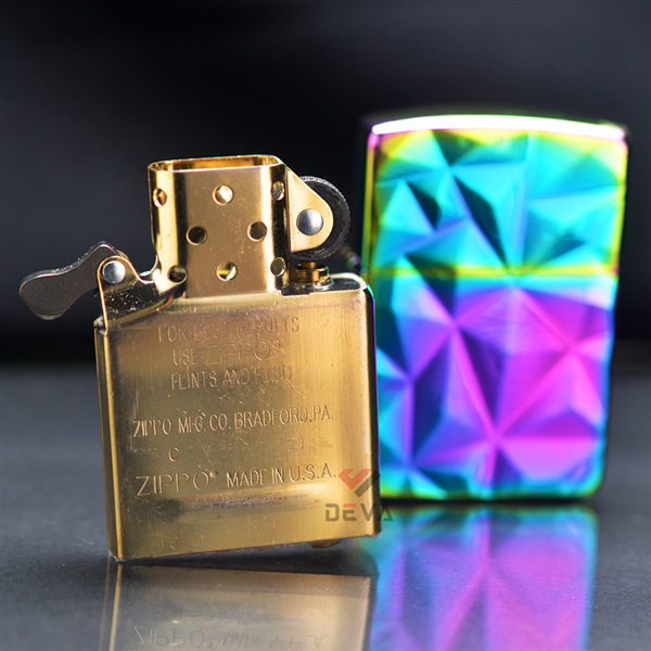 Set Bật Lửa Zippo Vân Nổi 3D Kèm Cốc Pha Lê Cao Cấp ZN141