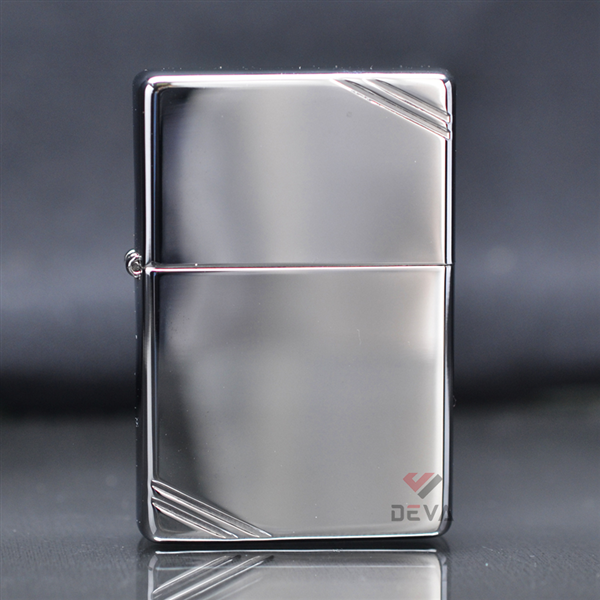 Bật Zippo Mỹ Vintage trắng trơn bóng chặt góc Z71